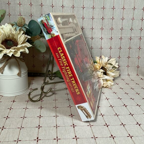 Classic Fire Truck & Firefighting Wooden Toy & Book Gift Set New - Picture 5 of 6